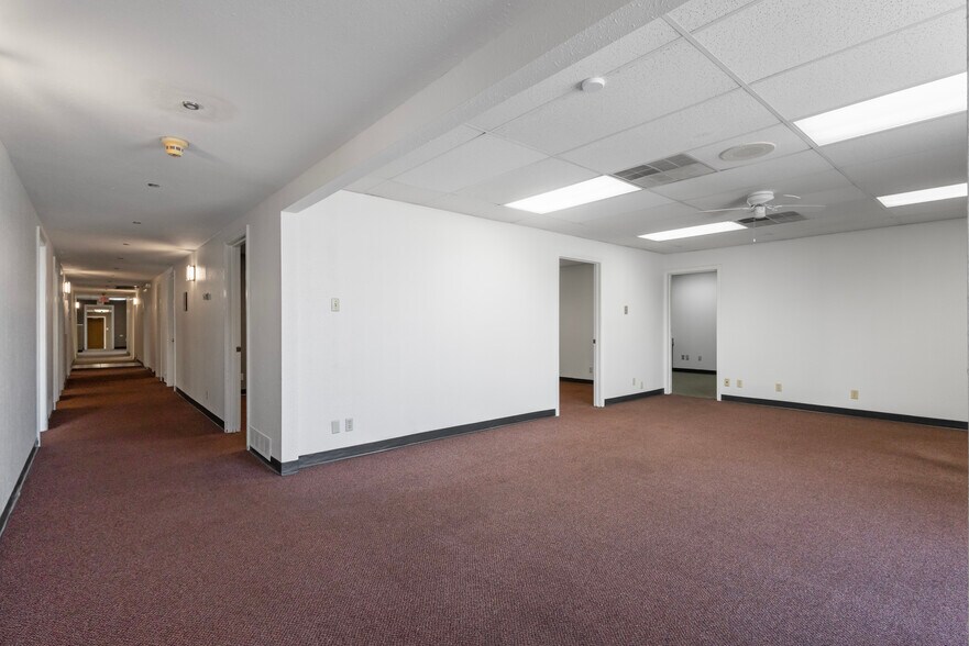 More Photos Of 421 S Beckham Ave, Tyler Medical For Lease