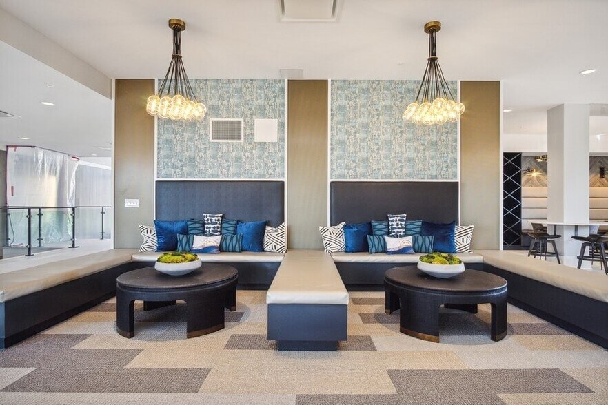 More Photos Of 168 E Midvillage Rd, Sandy Apartments For Lease