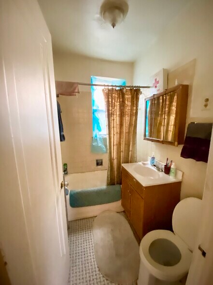 More Photos Of 8156 S Laflin St, Chicago Apartments For Sale