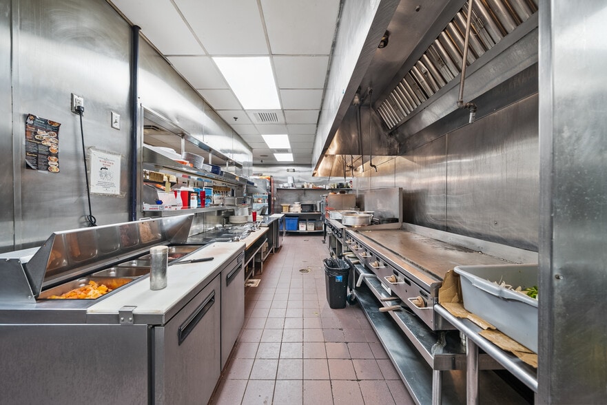 More Photos Of 1420 Interstate Dr, Cookeville Restaurant For Sale