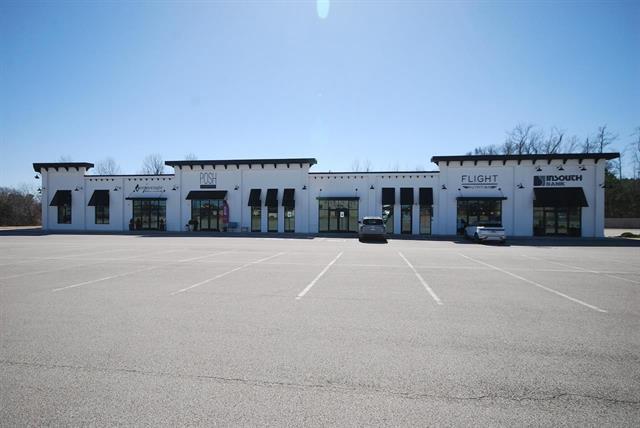 More Photos Of 1348 Union University Dr, Jackson Storefront Retail Office For Lease
