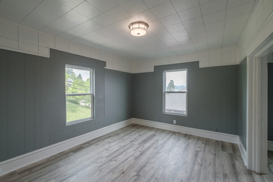 More Photos Of 640 8th St, Astoria Apartments For Sale