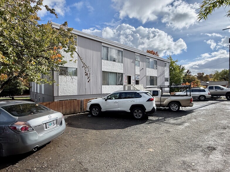 More Photos Of 426 NW 11th St, Corvallis Apartments For Sale
