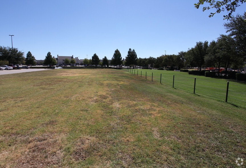 More Photos Of 18204-18410 Preston Rd, Dallas Unknown For Lease