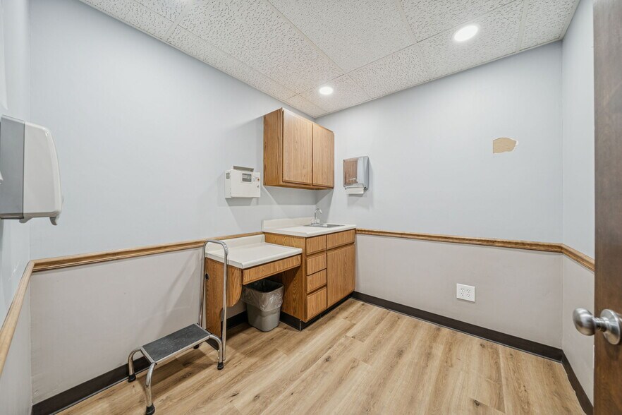 More Photos Of 985 Penn St, Brackenridge Medical For Sale