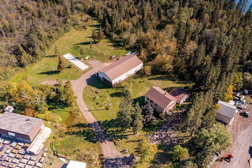 More Photos Of 4892 MN-61 N, Beaver Bay Specialty For Sale