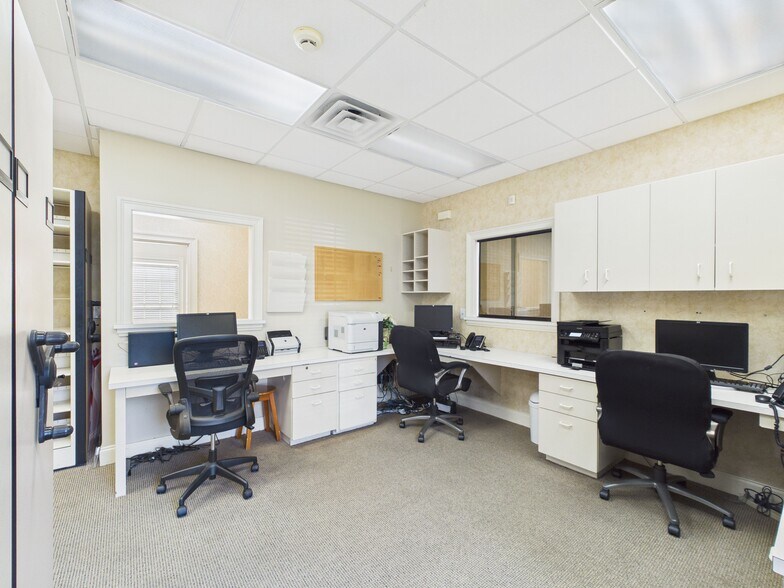 More Photos Of 5900 River Rd, Columbus Office For Lease