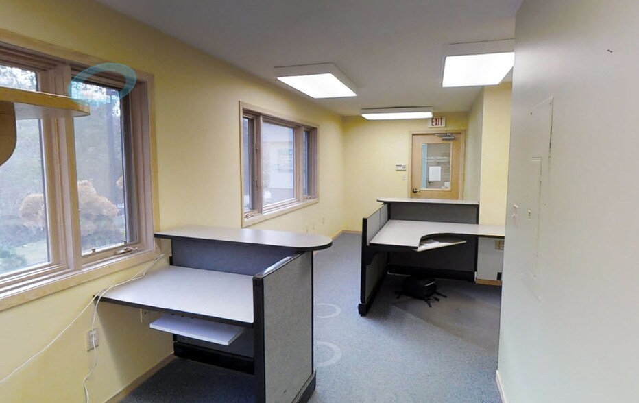 More Photos Of 4620 N US Highway 31 N, Traverse City Office For Lease