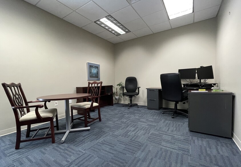 More Photos Of 4965 NW 8th Ave, Gainesville Office For Lease