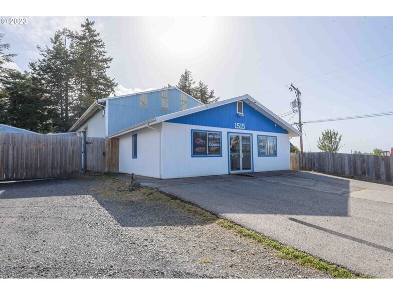 More Photos Of 1515 Newmark Ave, Coos Bay Auto Dealership For Sale