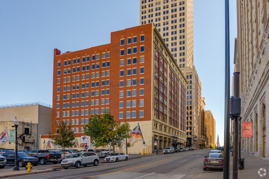 More Photos Of 321 S Boston Ave, Tulsa Office For Lease