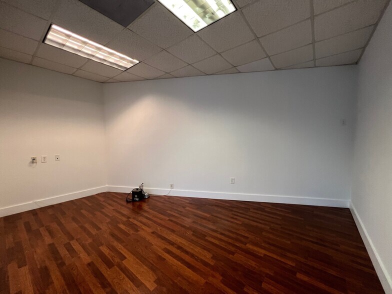 More Photos Of 20101-20161 NE 16th Pl, Miami Loft Creative Space For Sale