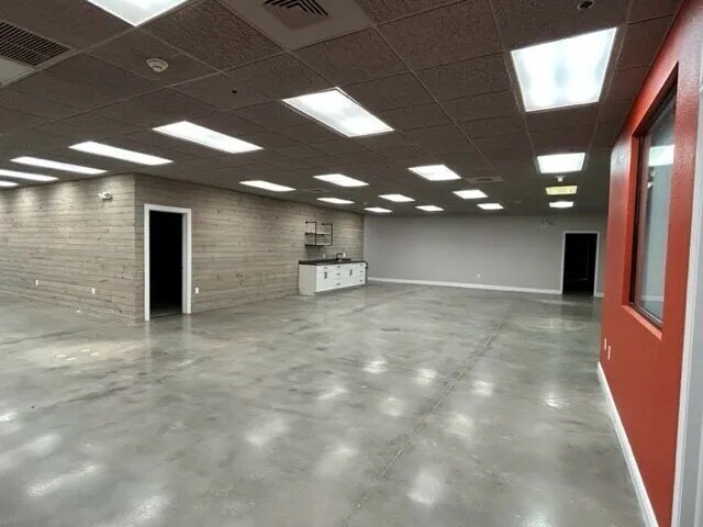 More Photos Of 7565-7575 Commerce Ct, Sarasota Flex For Sale