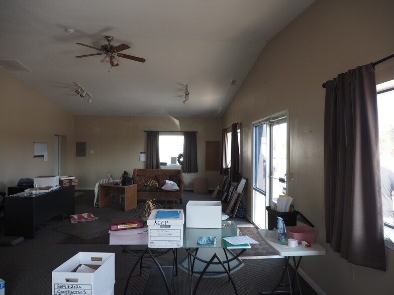 More Photos Of 9430 N Karen Dr, Mooresville Light Distribution For Lease