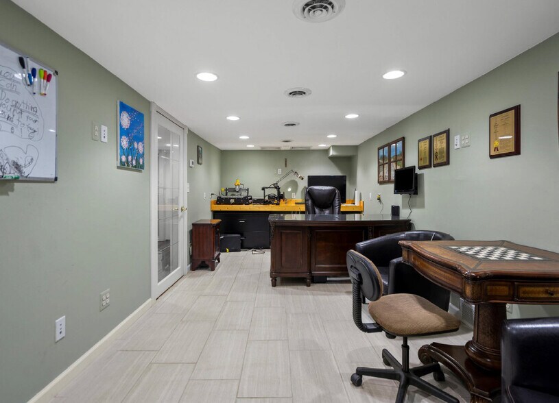 More Photos Of 58540 Van Dyke Ave, Washington Loft Creative Space For Sale