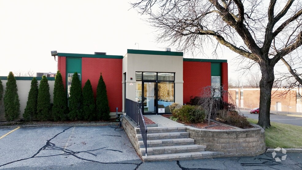 Primary Photo Of 480 Mundet Pl, Hillside Showroom For Sale