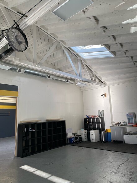 More Photos Of 411-417 Lathrop St, Redwood City Service For Sale