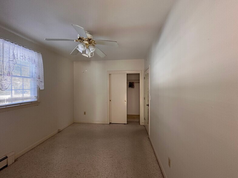 More Photos Of 54 Old Main St, South Yarmouth Flex For Sale