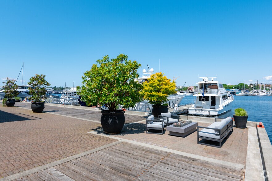 More Photos Of 2284-2360 W Commodore Way, Seattle Office For Lease