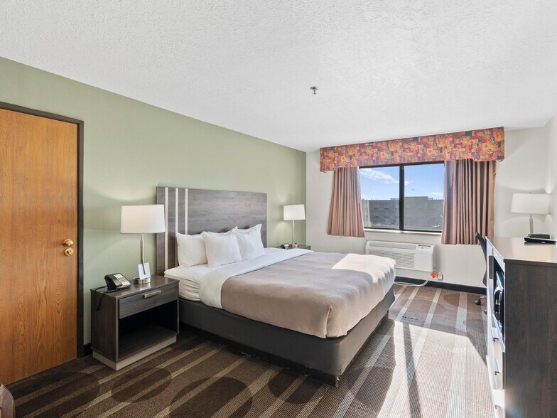 More Photos Of 815 E Hwy 89, Kanab Hotel For Sale
