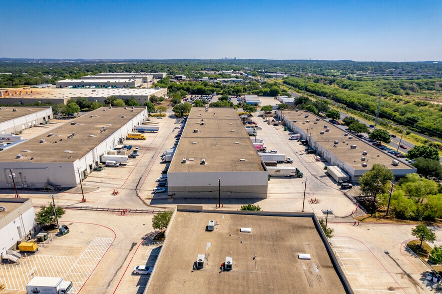 More Photos Of 12625 Wetmore Rd, San Antonio Unknown For Lease