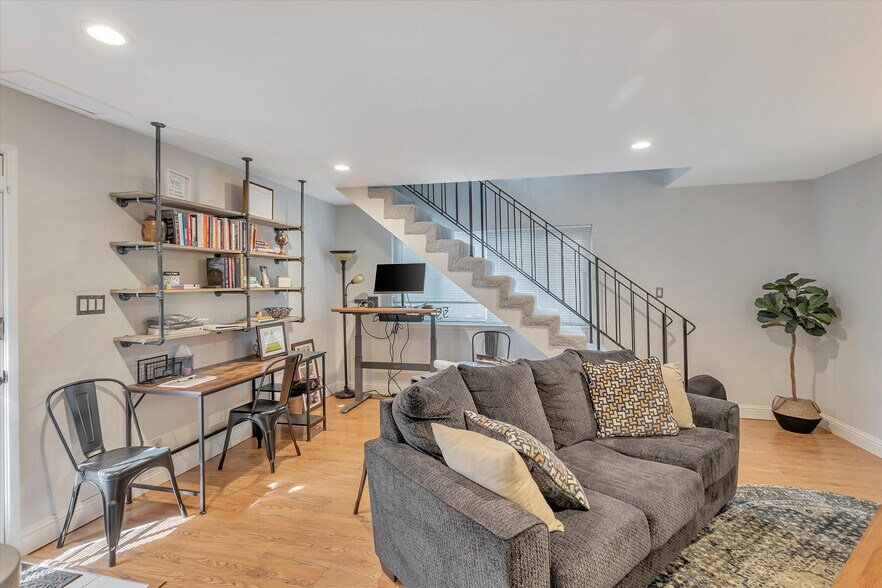 More Photos Of 331 Poe St, Palo Alto Apartments For Sale