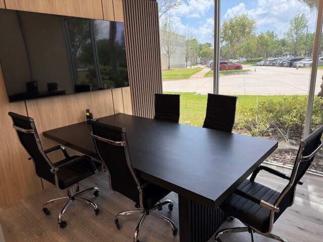 More Photos Of 6557 Hazeltine National Dr, Orlando Distribution For Lease
