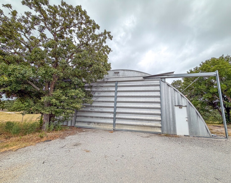 More Photos Of 1374 S FM 1655, Alvord Warehouse For Lease