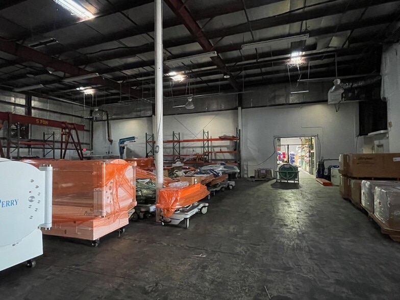 More Photos Of 3750 Prospect Ave, Riviera Beach Warehouse For Lease