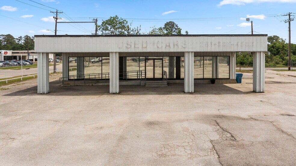 More Photos Of 3101 Gulf Fwy, Dickinson Auto Dealership For Sale