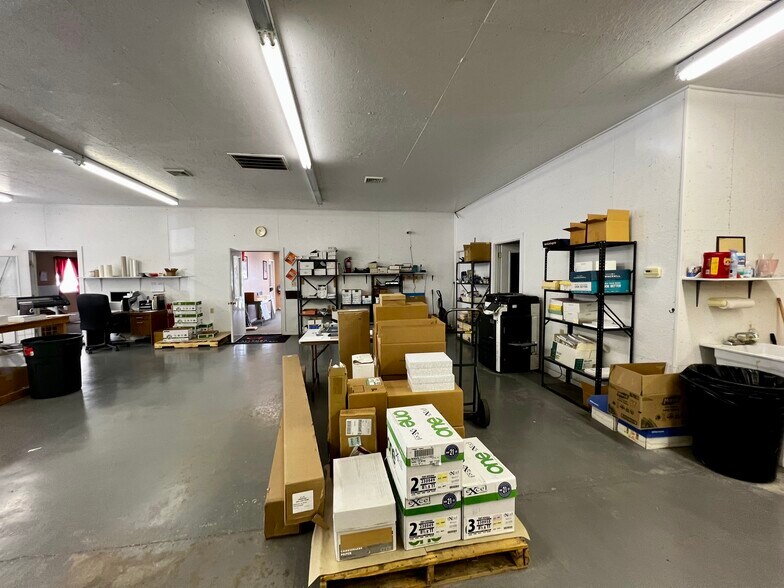 More Photos Of 1120 E Jackson St, Macomb Freestanding For Sale