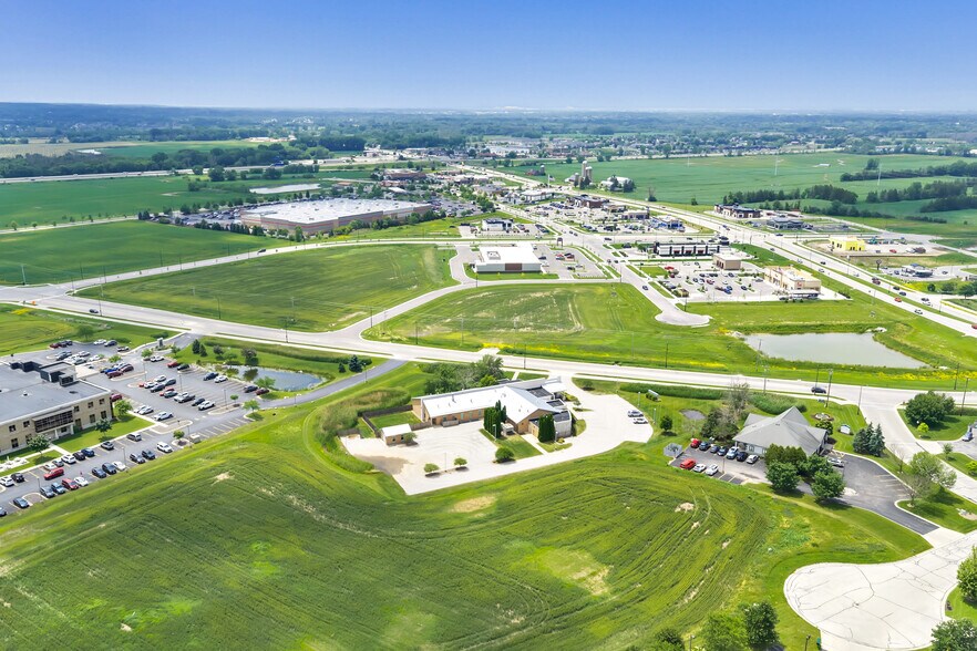 More Photos Of 2141 Lime Kiln Rd, Green Bay Medical For Sale