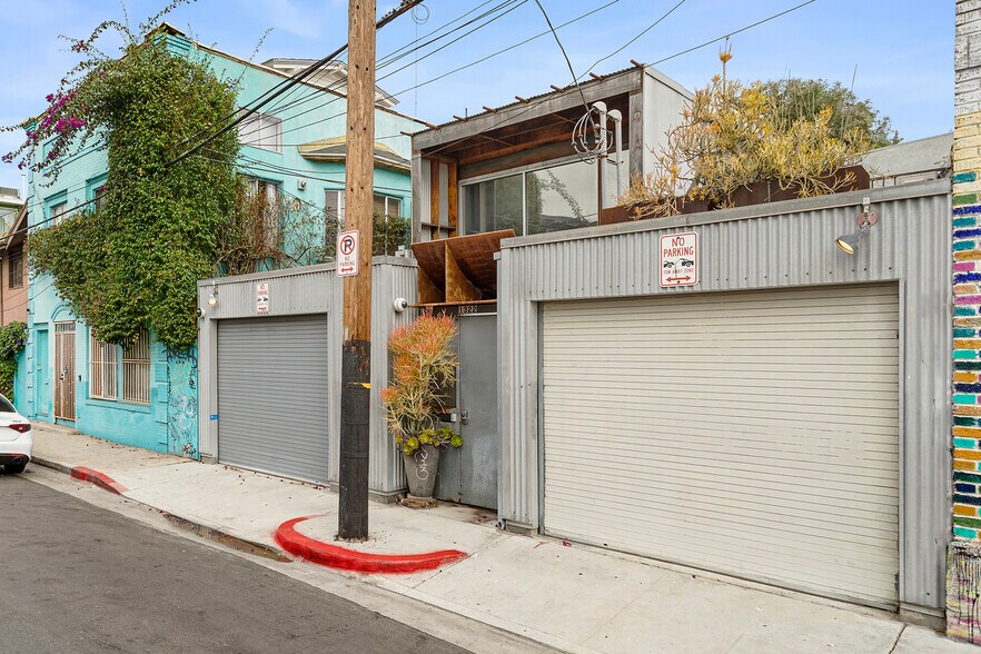 More Photos Of 1322 Innes Pl, Venice Office Residential For Sale