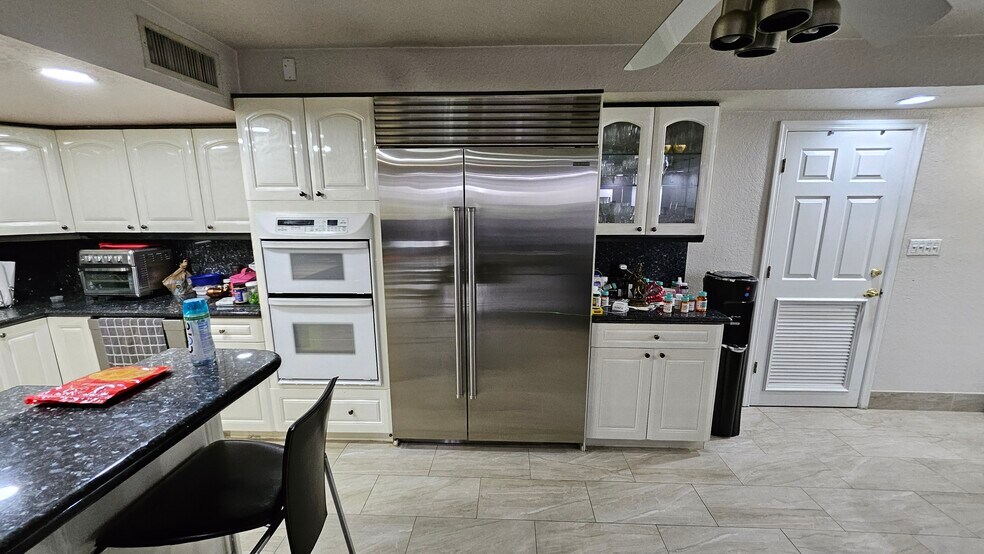 More Photos Of 670 E Vine St, Kissimmee Hotel For Sale