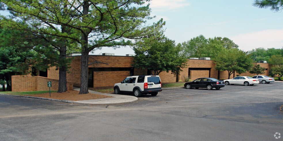 More Photos Of 9047 Executive Park Dr, Knoxville Office For Lease