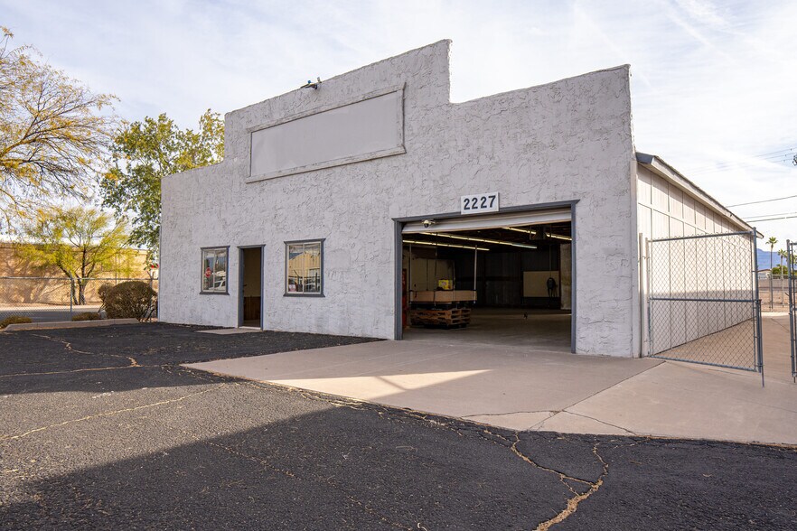 Primary Photo Of 2227 S Coconino Dr, Apache Junction Warehouse For Sale
