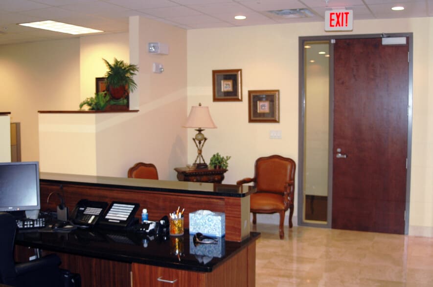 More Photos Of 1120 E Kennedy Blvd, Tampa Office For Lease