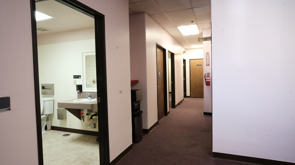 More Photos Of 6180 Riverside Dr, Chino Storefront Retail Office For Lease