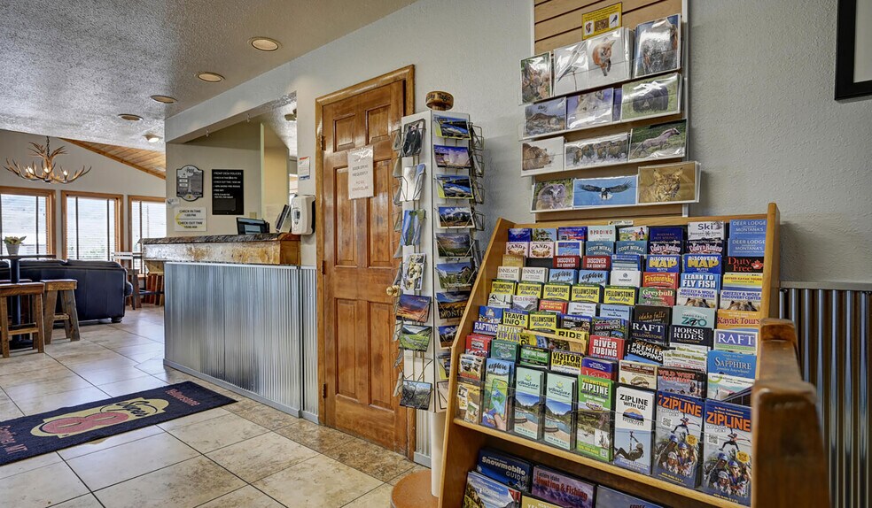 More Photos Of 702 Scott St, Gardiner Hotel For Sale