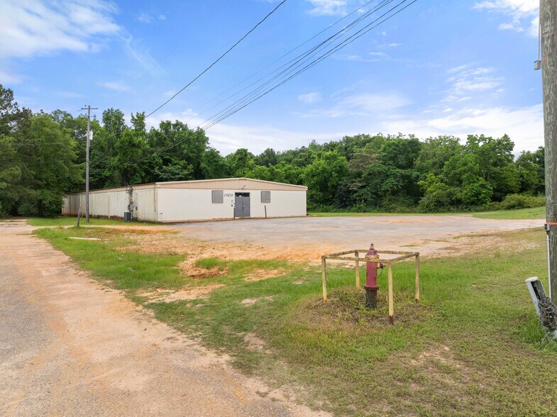 More Photos Of 19850 N 3rd St, Citronelle General Retail For Sale