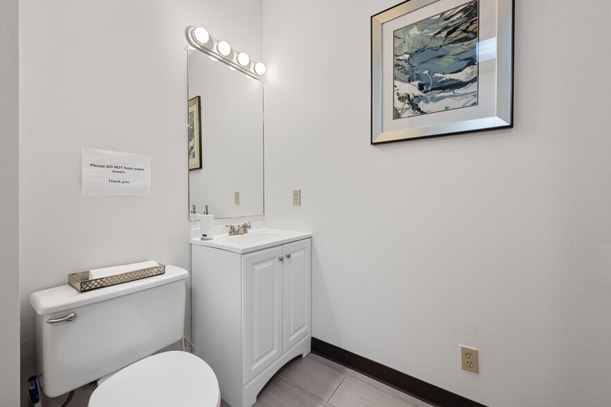 More Photos Of 3624 North Hills Dr, Austin Medical For Sale