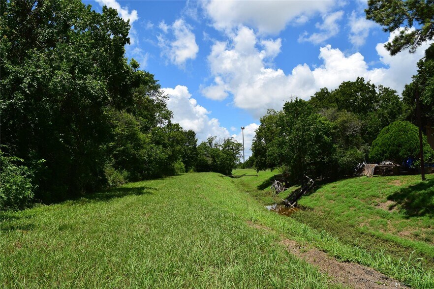 More Photos Of Highway 35, Pearland Land For Sale