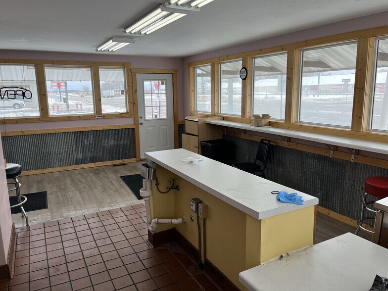 More Photos Of 5 N Farwell St, Verndale Restaurant For Lease