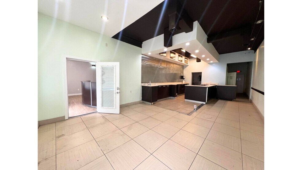 More Photos Of 2601-2611 W Flagler St, Miami Storefront For Lease