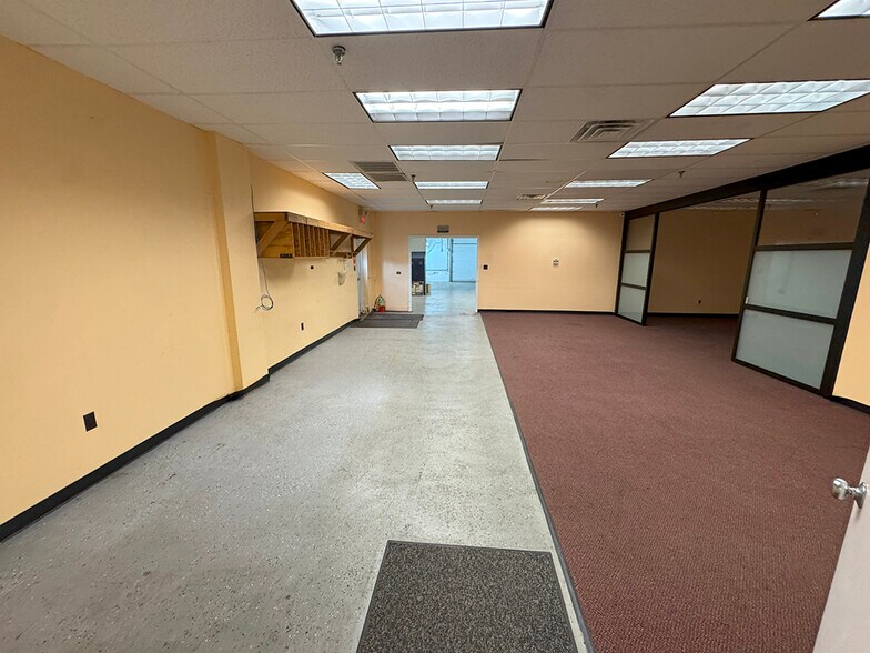 More Photos Of 5 Veronica Ave, Somerset Distribution For Sale