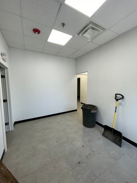 More Photos Of 90 Salmon St, Providence Manufacturing For Lease