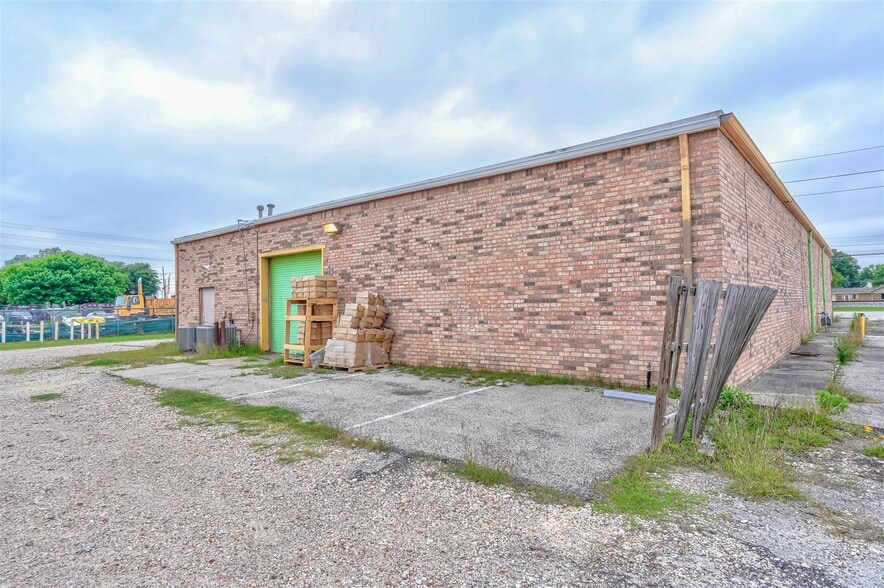 More Photos Of 6801 Highway Blvd, Katy Freestanding For Sale