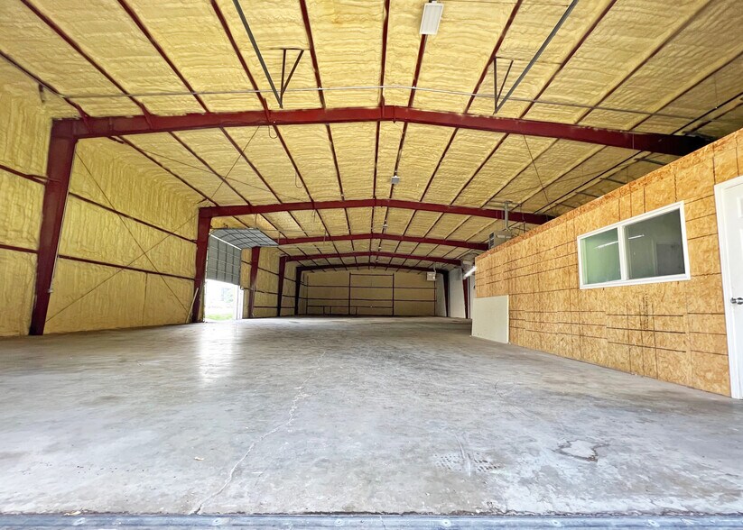 Primary Photo Of 1113 S 3rd St, Rogers Distribution For Lease