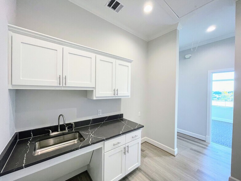 More Photos Of 7700 Preston Rd, Frisco Medical For Sale