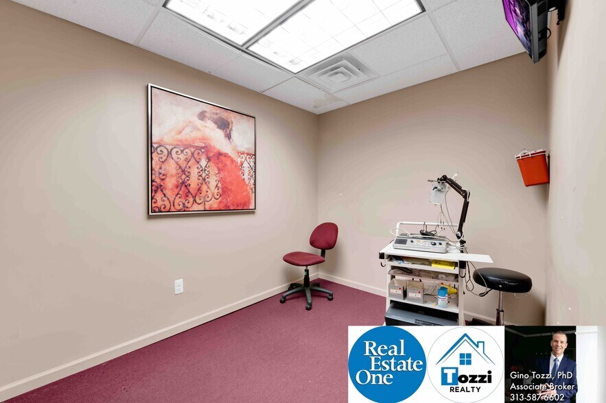 More Photos Of 27253 Van Dyke Ave, Warren Medical For Lease